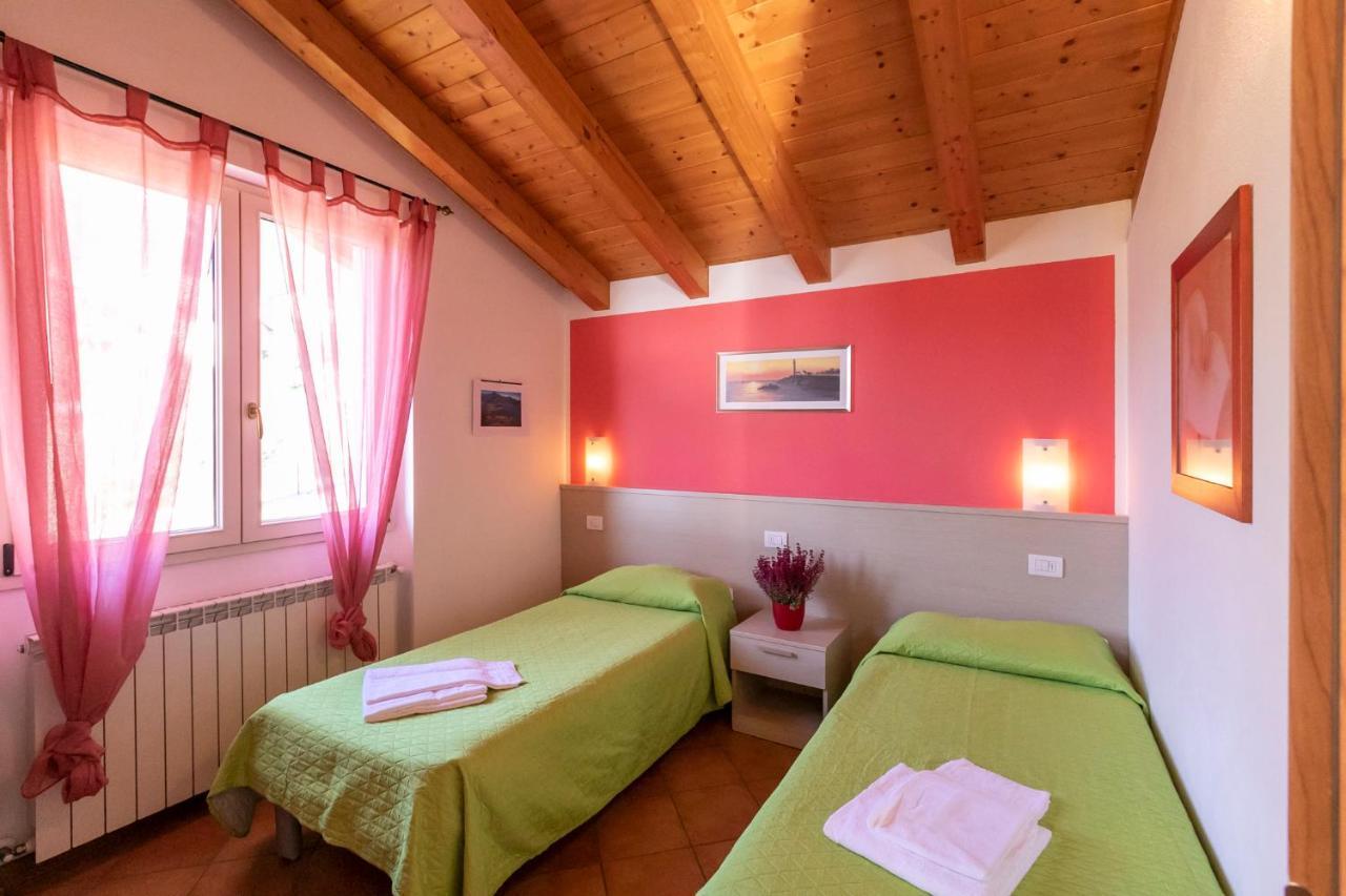 La Collina Degli Ulivi Apartment Vercana Bagian luar foto